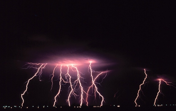 lightining in a night time sky