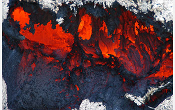Glow beneath the volcanic crust of the Tolbachik volcano