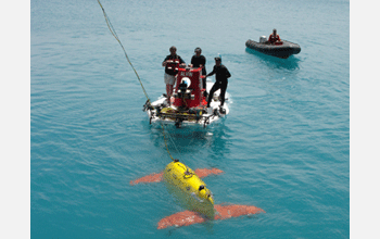 New AUV <em>Sentry</em> meets submersible <em>Alvin</em> during a testing expedition