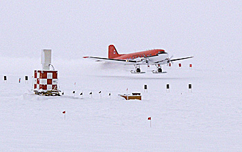 Photo of DC-3 landing