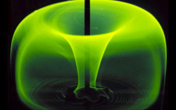 Fluorescent dye creates a pattern that resembles a green apple