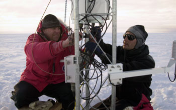 Researchers install GPS and weather instruments on iceberg B-15A