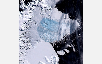 Satellite image showing break up of massive portion of Larsen B ice shelf