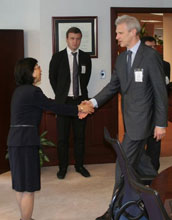 NSF OISE Director Machi Dilworth greets Russian Education and Science Minister Andrei Fursenko.