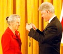 Janet Rowley receives the Medal of Science from President Clinton.