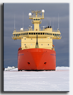 Nathaniel B. Palmer in Ross Sea sea ice.