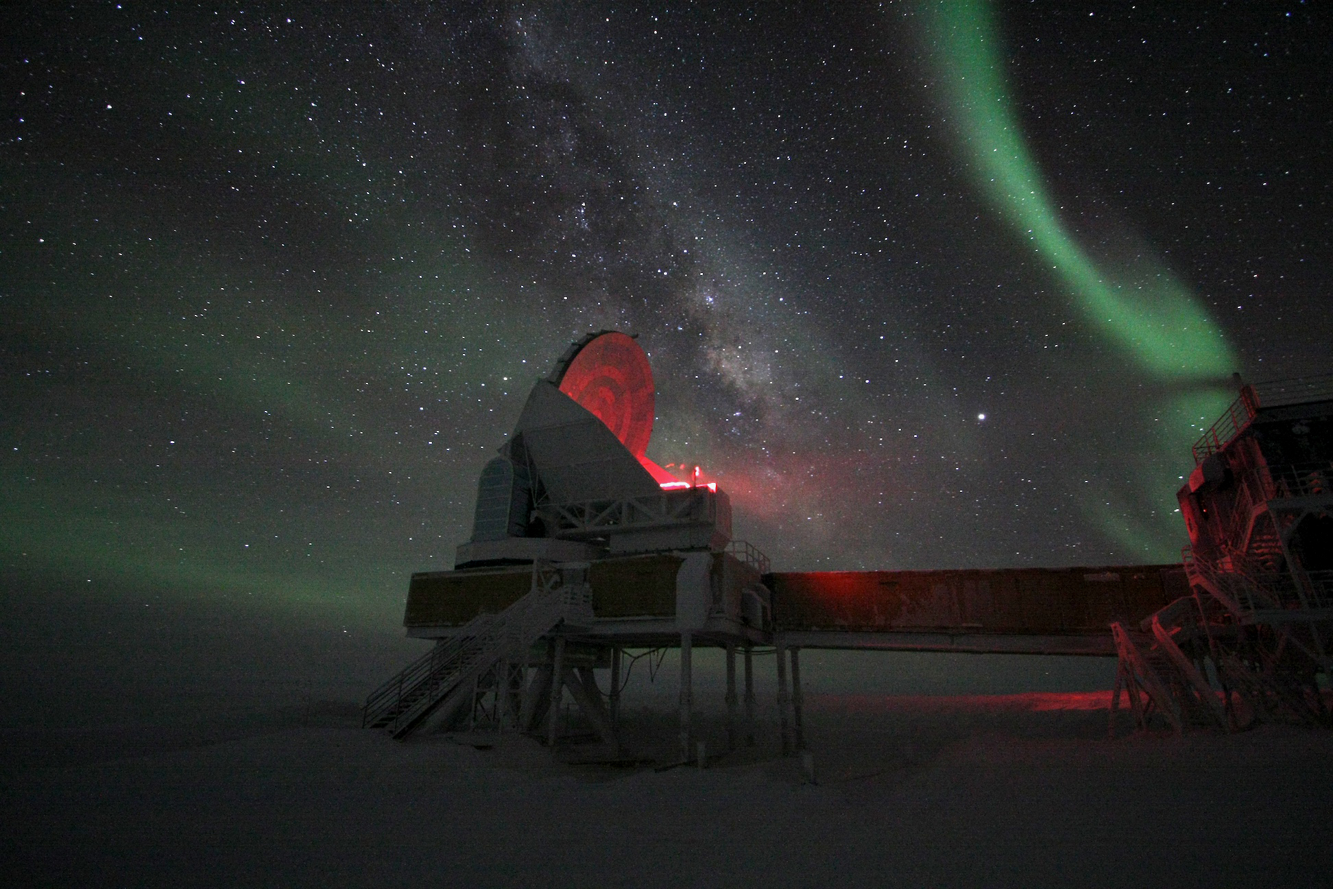 Multimedia Gallery - Aurora over South Pole Telescope | NSF - National  Science Foundation