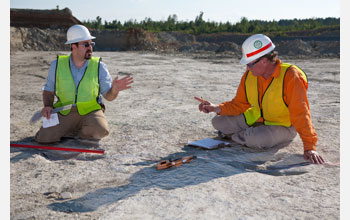 Researchers discuss measurements of dinosaur tracks at newly discovered site