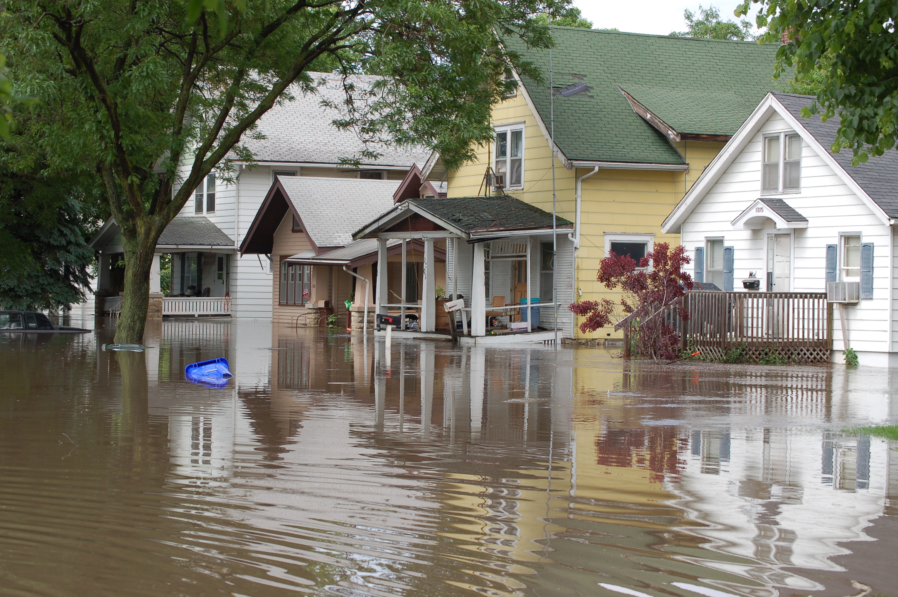 Flooding. Flood. How to prepare for a Flood. Flood [flʌd]. Flooded Castavall.