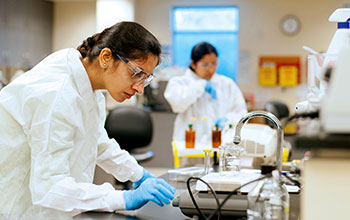 A student in the AC2 Bio-Link Regional Center