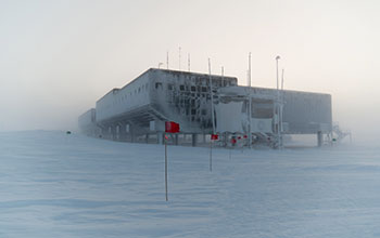 Spring storm at Amundsen-Scott South Pole Station