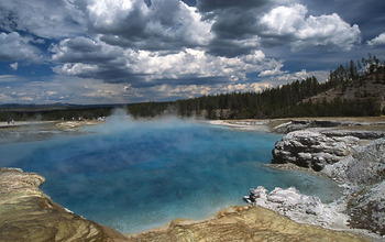 Photo of  a hot spring in Yellowstone park