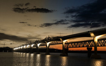 14th street bridge spanning the Potomac River from Arlington, Va. to Washington, D.C.
