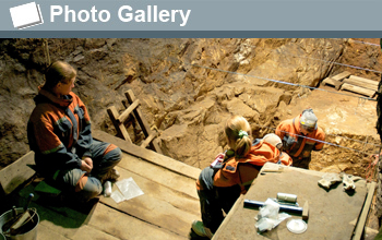 Photo of the excavation site and the words Photo Gallery.