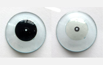 the polarized contact lens which enables a wearer to see near-to-eye imagery.