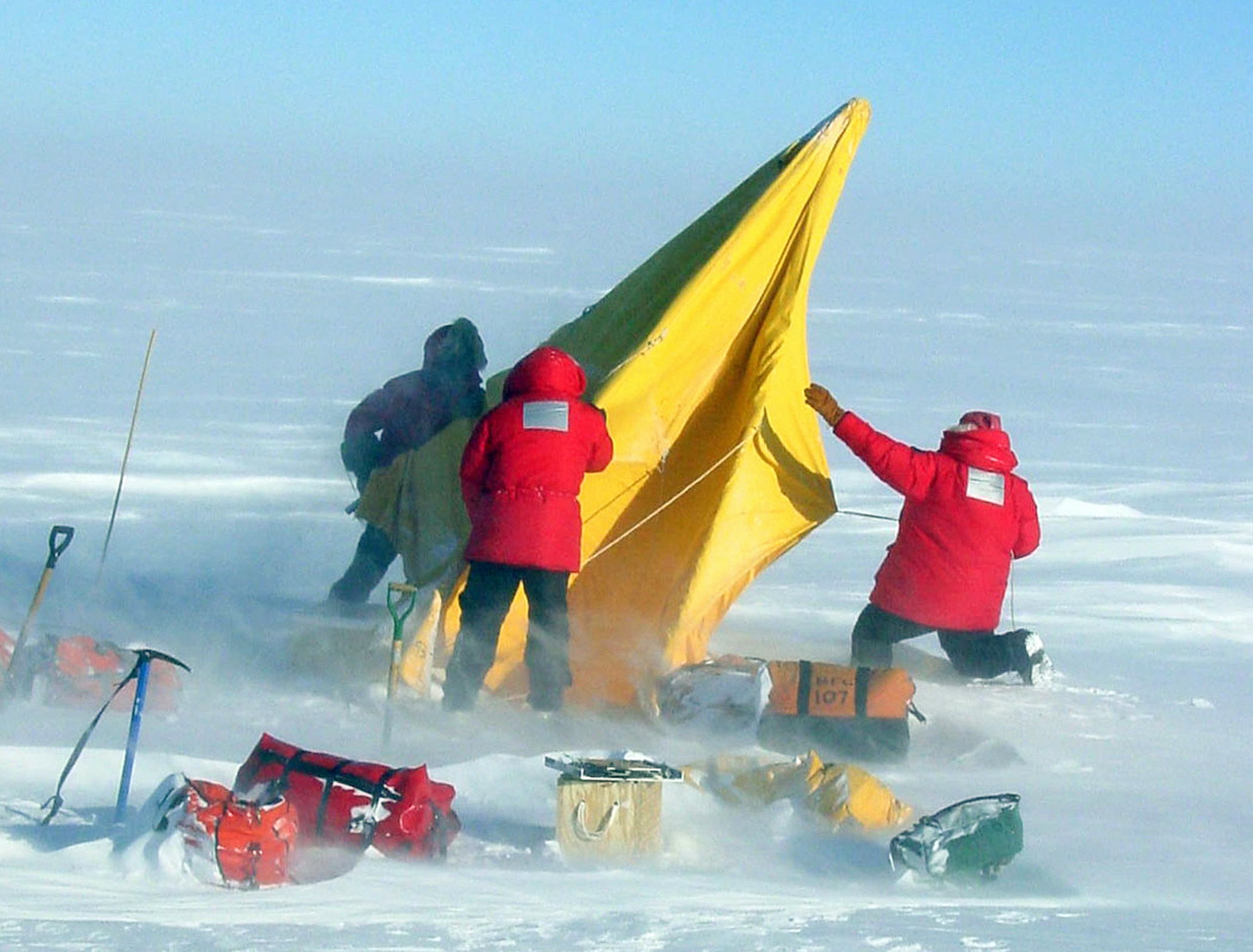 Multimedia Gallery Setting Up A Field Camp In Antarctica Nsf 1872