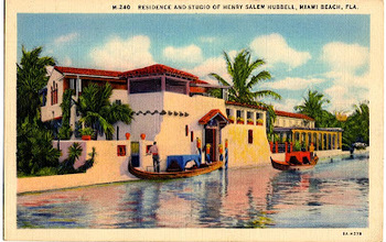 Postcard from the 1920s showing a Miami Beach residence with Venetian gondoliers.