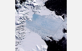 Satellite image showing break up of massive portion of Larsen B ice shelf