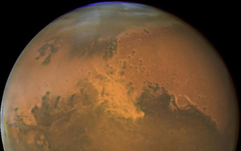 a Mars dust storm appears