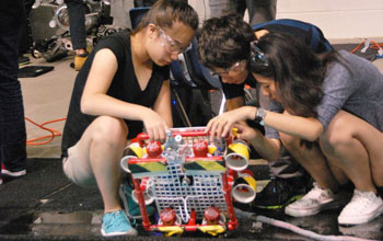 Students test their remote underwater vehicles