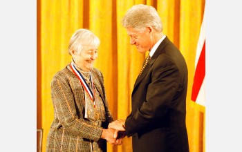 Cathleen Synge Morawetz receives the Medal of Science from President Clinton.