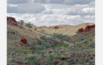 Photo showing hills of western Australia.