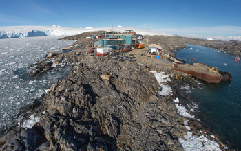 palmer station antarctica iceberg break off