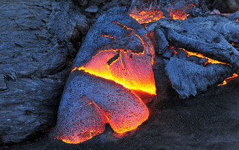 A lobe of basaltic trachyandesite pahoehoe lava