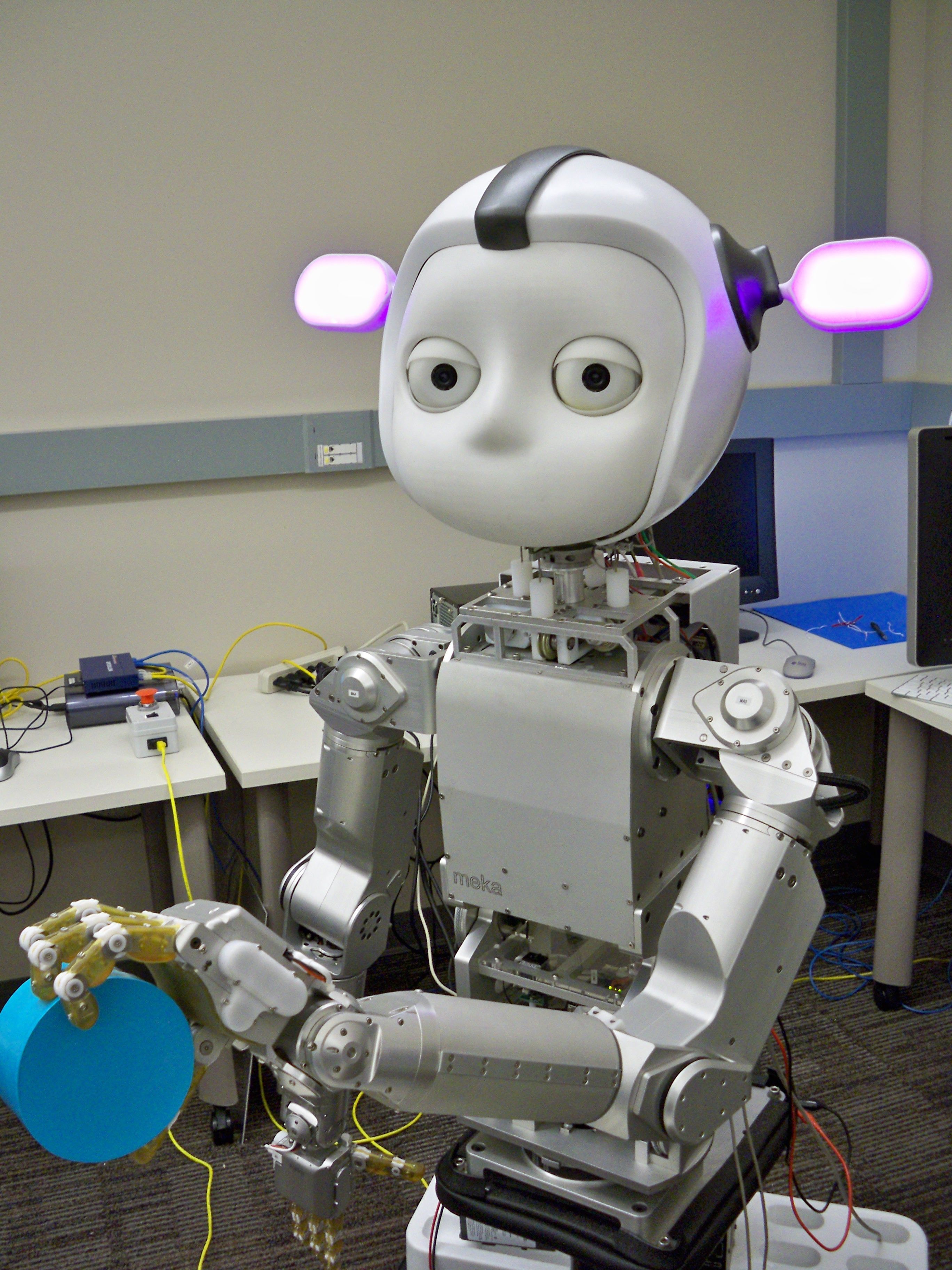 Multimedia Gallery - Simon the robot, developed by Georgia Tech researcher  Andrea Thomaz, learns from human users. | NSF - National Science Foundation