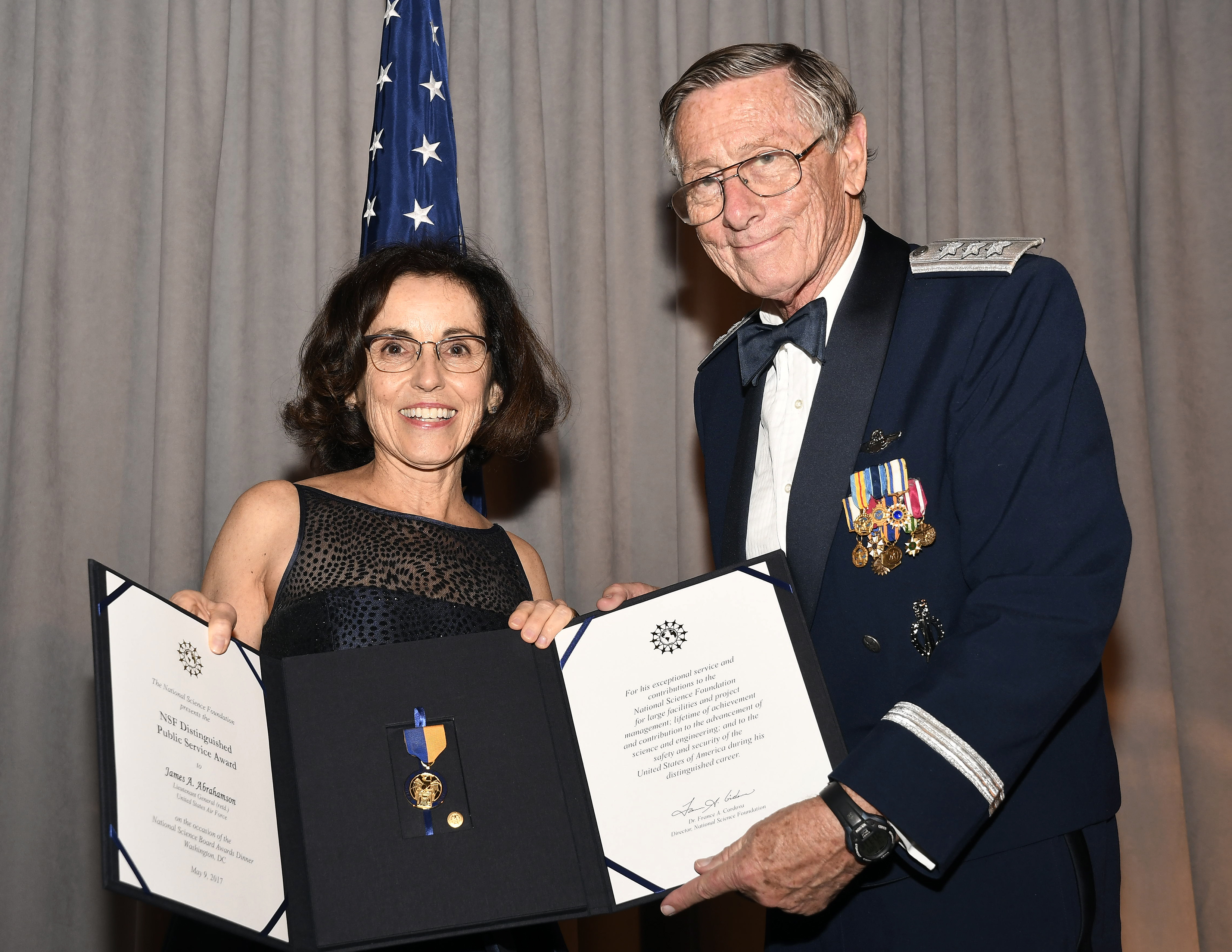NSF Director F. Córdova and 2017 Public Service awardee J. Abrahamson